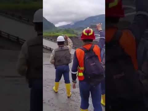 Colapsó puente en Napo