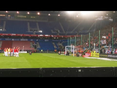 "WISEŁKO NASZA CORAŻ BLIŻEJ EKSTRAKLASA" - kibice i piłkarze Wisły po wygranym meczu z Chojniczanką