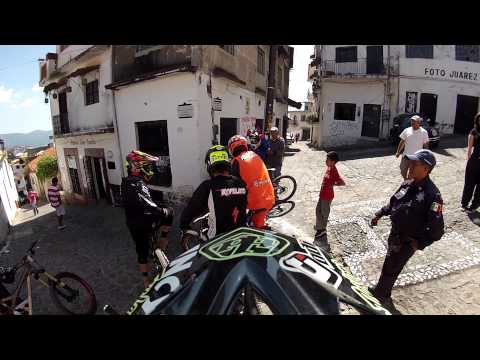 Incycle DH - 2013 Taxco Downhill Practice - Jon Buckell, Mitch Ropelato and Brendan Fairclough