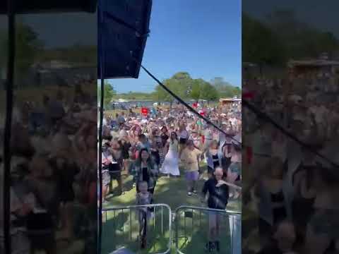 Sweet Caroline live @ The Nearly Festival 2022