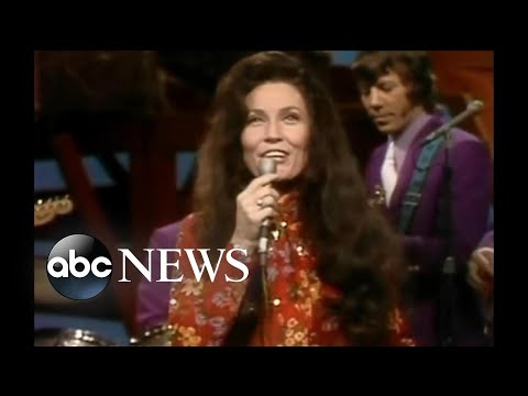 Remembering Loretta Lynn, trailblazing country music star dies at 90