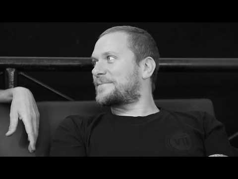 Javier Bussola talks to John Askew at his favourite club in the world - Niceto