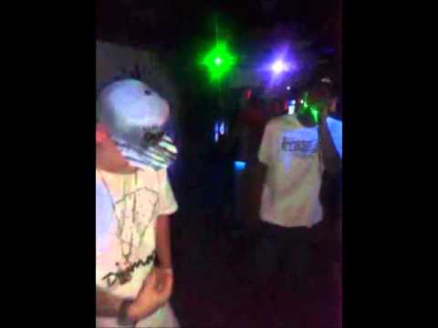 MC Erick CQ e Mc Tchesko - Tá Bandido ♪♫  Ao vivo no Santo Canto em Praia Grande