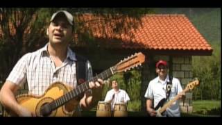 Hay Algo En Ti Lyrics English Translation