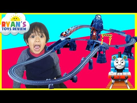 Thomas and Friends Toy Trains for kids TrackMaster Risky Rails Bridge Drop Ryan ToysReview Video