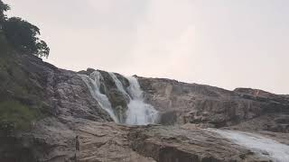 preview picture of video 'The mesmerising Kuntala falls!'