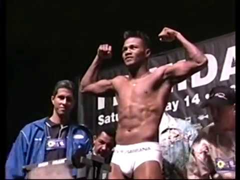 Felix Trinidad vs Ronald Wright (Weigh In) - May 13, 2005