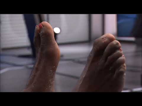 Shaq shows his feet on NBA tnt