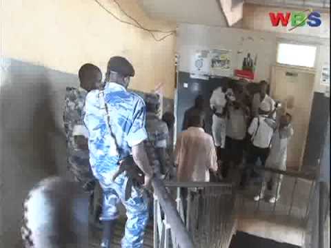 Poliisi mu Kampla eriko abasajja babbiri begombyemu obwala