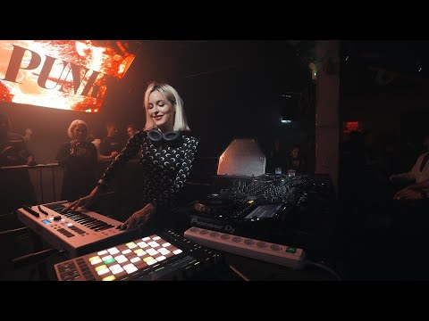 Leena Punks HESTEA Live at E1