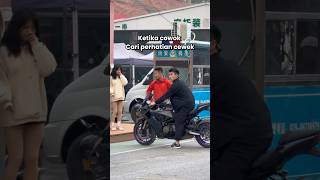 Download lagu Guy tries to impress girl with his driving skills #viralvideo #automobile #funny #youtubeshorts mp3