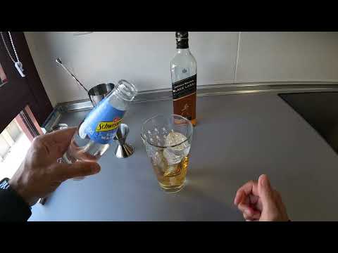 Black Label Whisky Classic Highball ( Scotch and Soda )
