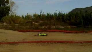 preview picture of video 'Auto RC kyosho inferno 7.5 VS mugen mbx5 Alassio Albenga'