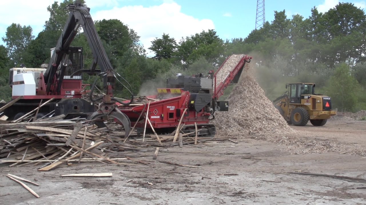 Two Minute Drill Morbark 2400X Wood Hog Horizontal Grinder