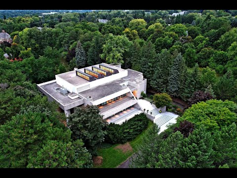 Modern Landmark Architecture, Toronto, ON - Sotheby's International Realty Canada