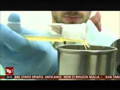 Come tirare una maschera improvvisa su una faccia Affronti il pacco con porridge e miele un limone