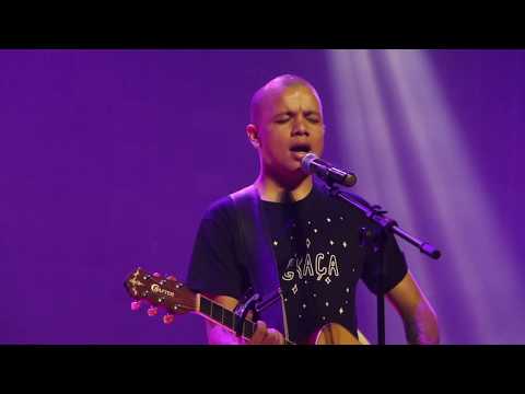 Victor Rodrigues - Ele é Jesus (Official Music Video)