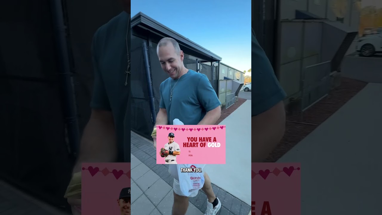 Giving out random gifts to our players for Valentine’s Day 😂💝