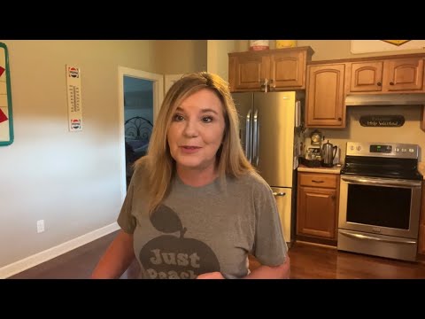 Chicken and Brown Rice/ Easy family meal right in your crockpot! And it is scrumptiously good!