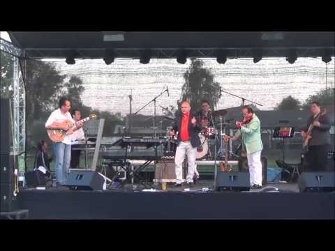 Hollósy Band (élőkoncert) Kalapomon piros rózsa...