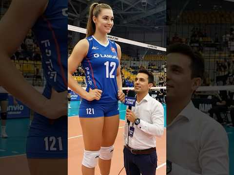 World's tallest female volleyball player😍#shorts #tallwoman #tallgirlfriend #volleyball