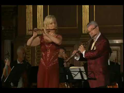 Vivaldi Concerto RV533 in C for two flutes - Sir James Galway and Lady Jeanne Galway