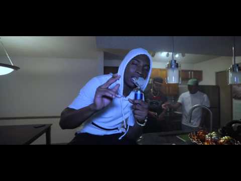 Blacky El Amuleto - Fenix Freestyle (Official Video)