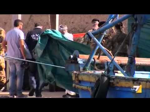 Parte da Lampedusa la nave con le bare. I racconti dei sopravvissuti