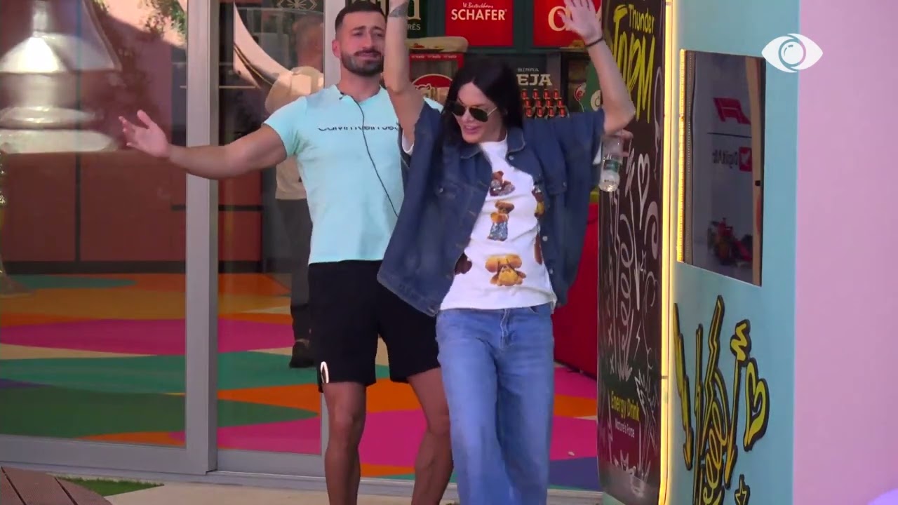 Energji pozitive në shtëpi, Amber kërcen me Jozin