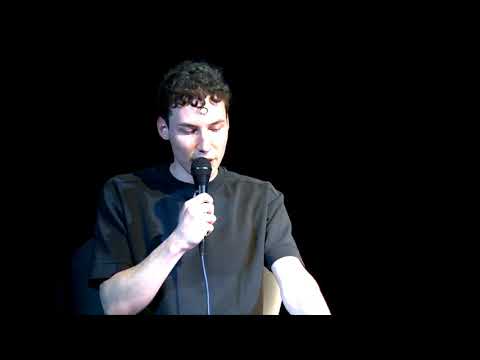 Art criticism in the theory-fiction world