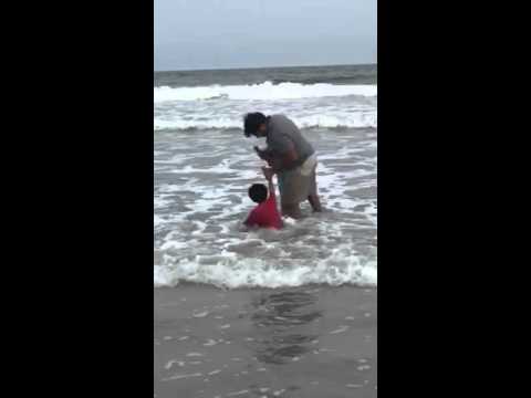 Sarath beach with kids
