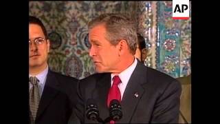 US President Bush visits the Islamic Centre - 2001