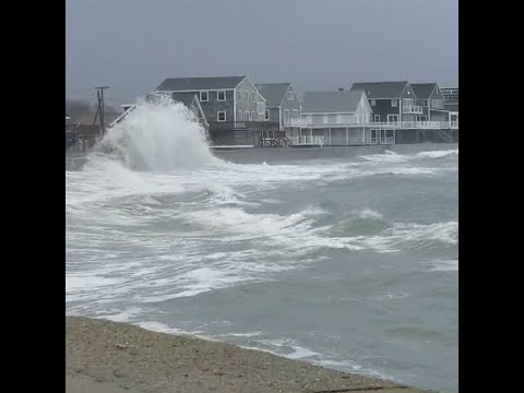 Scituate's seawall hammered by rough surf