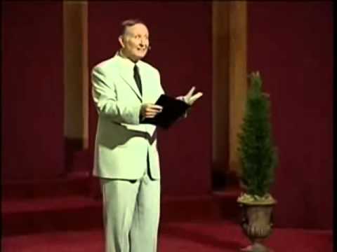 2/37 EL GENESIS - La Serpiente la Mujer y la Simiente   Pr Esteban Bohr