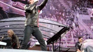 Bon Jovi, Helsinki, 17.6.2011 - Love's the only rule - from 2nd row DC