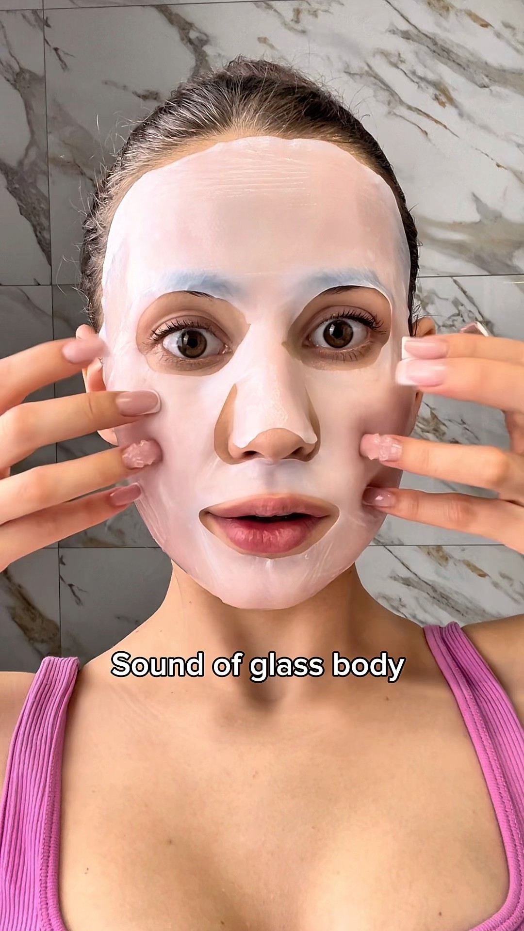 Dapatkan kulit kaca yang bikin melongo dengan ASMR seru ini! Siap-siap jatuh cinta sama setiap detiknya! 🪞✨