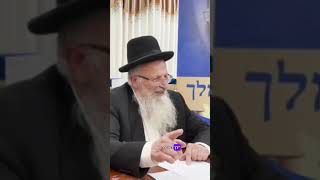 הרב שמואל אליהו שליט"א סיפור על הרב מרדכי אליהו זצ"ל (ישיבת הר הבית) - התמונה מוצגת ישירות מתוך אתר האינטרנט יוטיוב. זכויות היוצרים בתמונה שייכות ליוצרה. קישור קרדיט למקור התוכן נמצא בתוך דף הסרטון