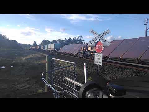 pacific national freight north bound NR9,LDP001 and 9321 hauling steel train