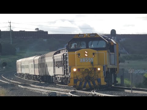 707 Operations Train  With Loco XR555-S306-H5