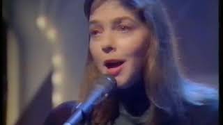 Nanci Griffith - You Made This Love A Teardrop (live) - Wogan - 08/11/1989