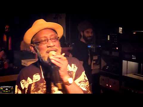 CHALICE SOUNDSYSTEM ft vivian jones (uk) - Carry On (Disciples) @ Zappa 041117