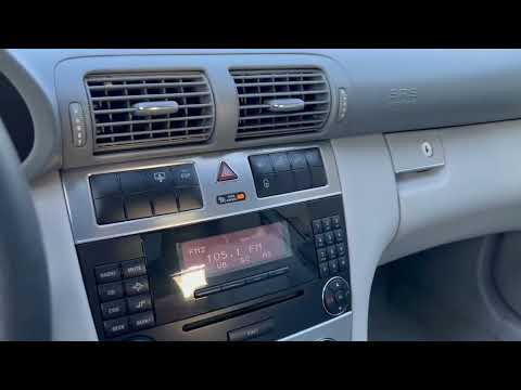 2005 Mercedes Benz C230 Kompressor Sport Sedan Features and engine running 08222022