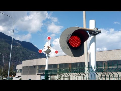 PASSAGGIO A LIVELLO FS64 - PIAN CAMUNO(BS) / Via Dossi / Level crossing