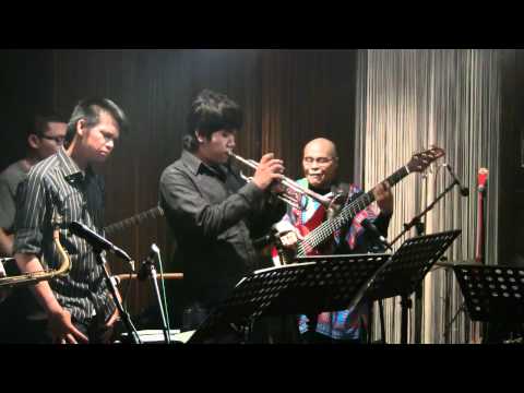 Yance Manusama's Funky Thumb ft. Simon - Moody's Mood for Love  @ Mostly Jazz 09/11/11 [HD]