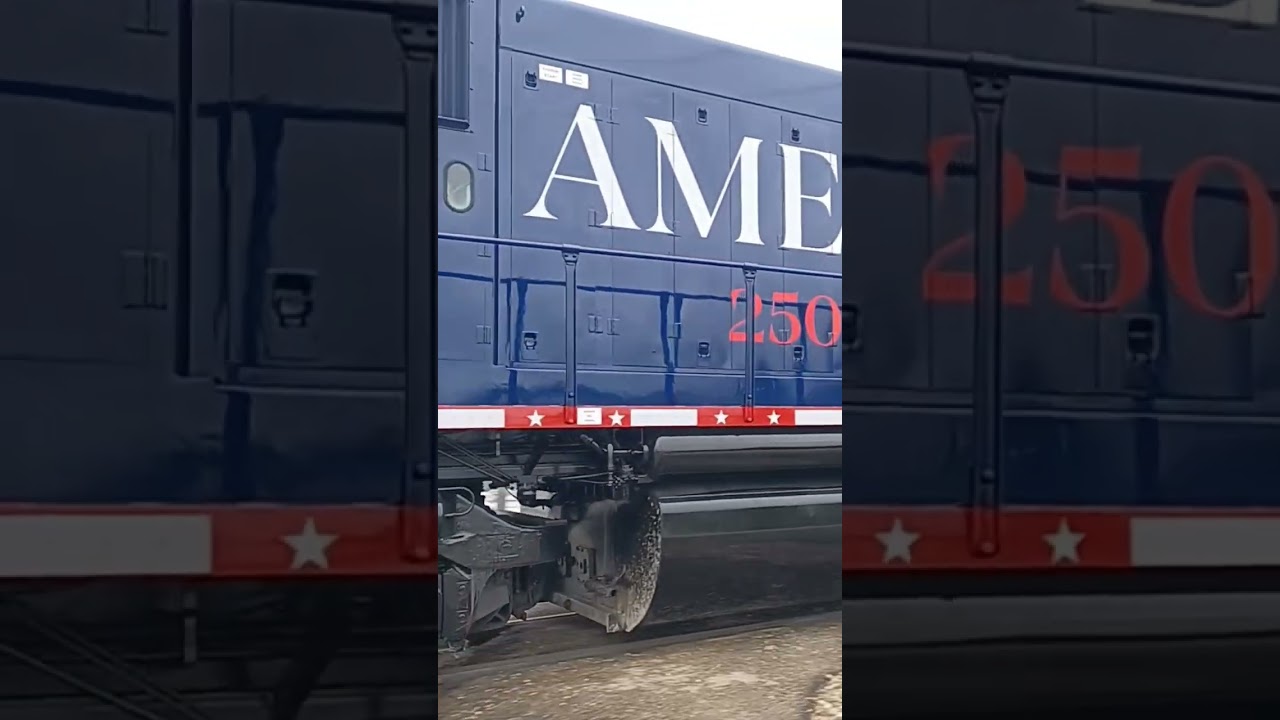 OHCR 2516 and OHCR 2400 former LTEX SD60Ms now 250th and Veterans schemes lead Buckeye 250th train