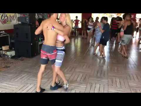 Pia Ovalle e Mardio Costa - Forro Roots -  Uma Tonelada de Forro