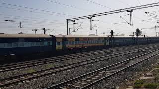 preview picture of video 'Pune Summer Special - 09675 (UDZ - PUNE) With WDG3A Skipped Dahod Station'