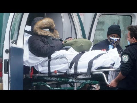 美國各州收緊限制，COVID-19激增。 (U.S. states tighten restrictions as COVID-19 surges)