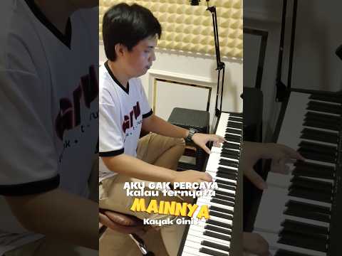 It turns out that KangenBand's keyboardist is also cool at playing #loveuntildeath #kangenband #d...