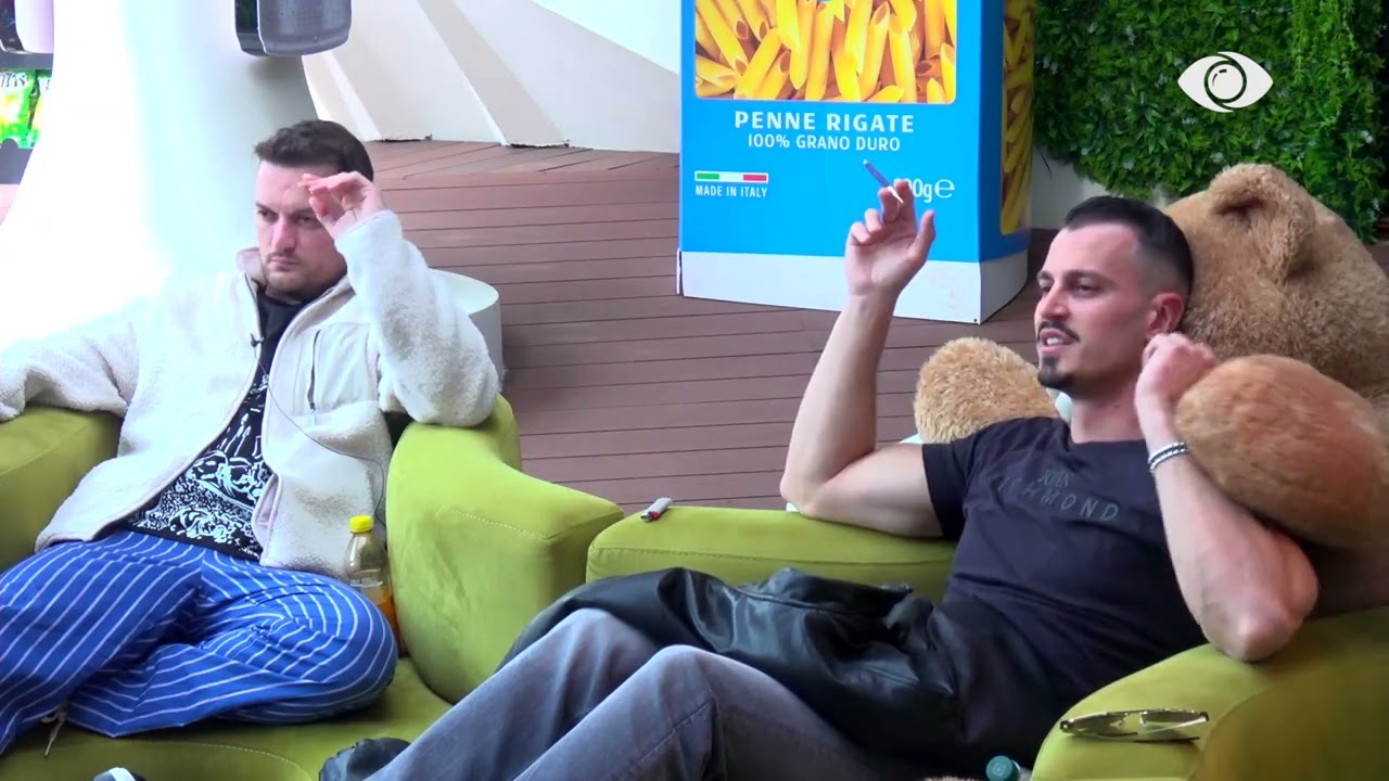 “A nuk të vjen turp nga vetja?”/ Mateo-Juelës: Çfarë femre je ti…